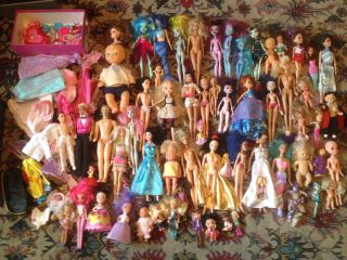 Куклы Барби  много