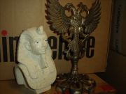 Египетская царица (камень), Двуглавый орёл- Герб России (литье)